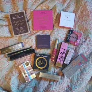 Makeup bundle on hold